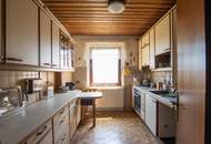 Sanierungsbedürftiges Haus mit 2 Wohneinheiten in Gainfarn!