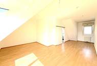 Nähe U1 | Klimatisierte Dachgeschosswohnung mit tollem Wienblick | Tiefgarage