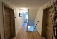 Bauernhaus mit Nebengebäude und Feldern in Durchham