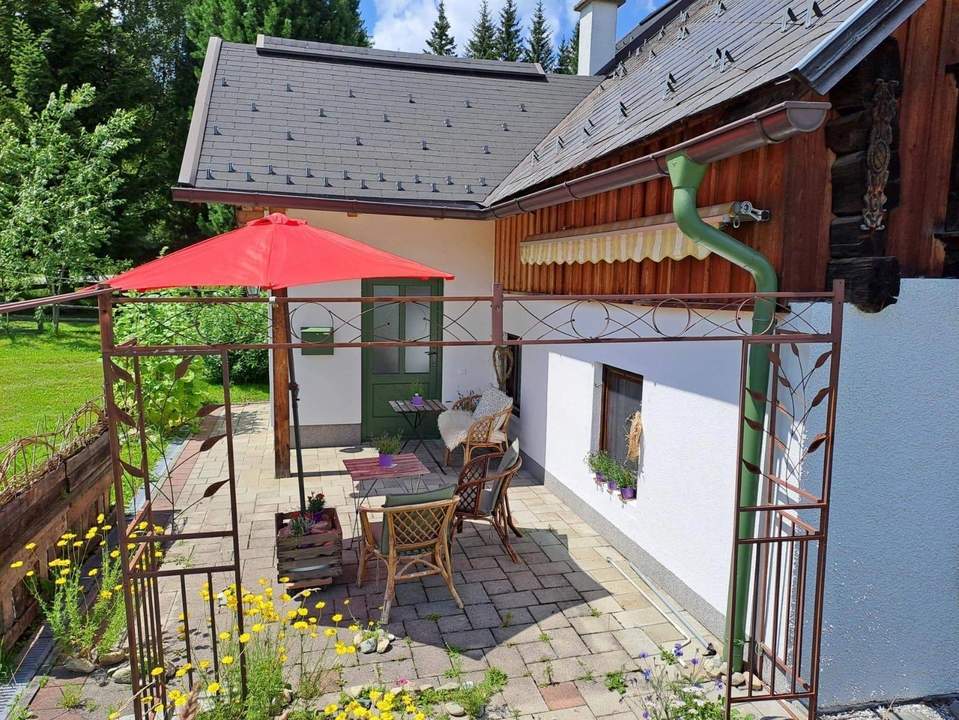 Charmantes 4-Zimmer-Haus mit großem Garten und Carport (Provisionsfrei)