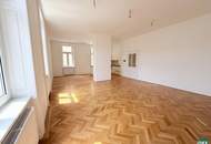 Erstbezug nach Sanierung: Traumhafter 4-Zimmer-Altbau mit moderner Ausstattung