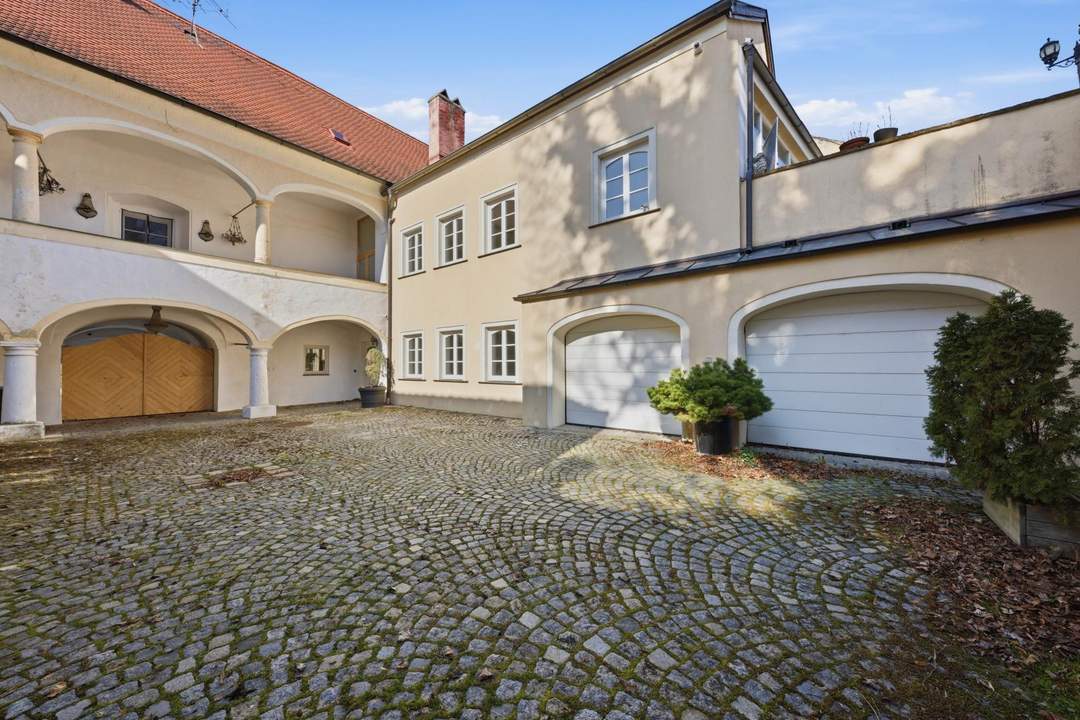 Historisches Renaissance-Anwesen mit einzigartiger Authentizität in Weyerburg!