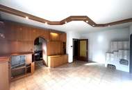 "Wohnung mit Balkon und Parkplatz"