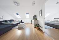 Helle 2-Zimmer Dachgeschosswohnung mit hofseitiger Terrasse | Markt- und U-Bahnnähe