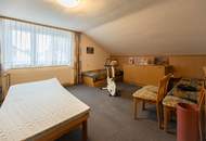 Einfamilienhaus mit Keller, Garage und Pool!