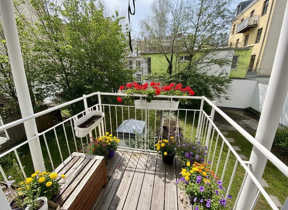 1180! Entzückende Garçonnière mit Balkon in toller Lage! Unbefristet vermietet!