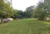 Mehrfamilienhaus mit Gewerbegrundstück