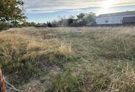Ebenes großes Grundstück in zentraler Lage mit ca. 1.878 m2