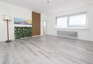 Helle, großzügig geschnittene 3-Zimmer Dachgeschoßwohnung mit Loggia!