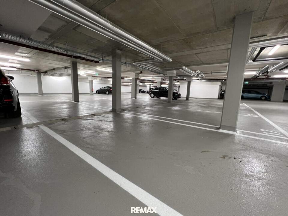 ''Ihr Parkplatz mit perfekter Anbindung – Nähe Inzersdorf &amp; SCS''