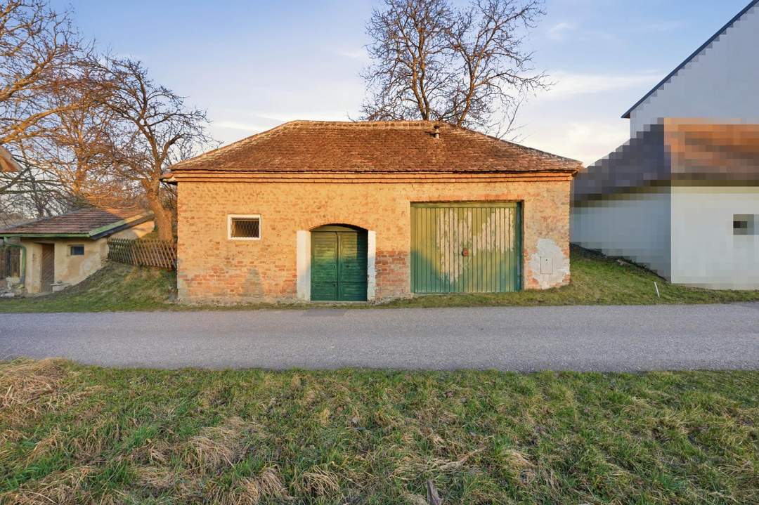Presshaus mit Weinkeller und Garten!