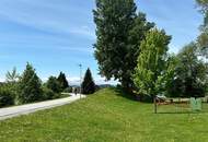 PENTHOUSE mitten im Genussidyll Südsteiermark! Wohnen wie auf Wolke 7 mit Blick auf den Wildoner Schlossberg! Mit dem Lift in ihre Penthouse-Wohnung!