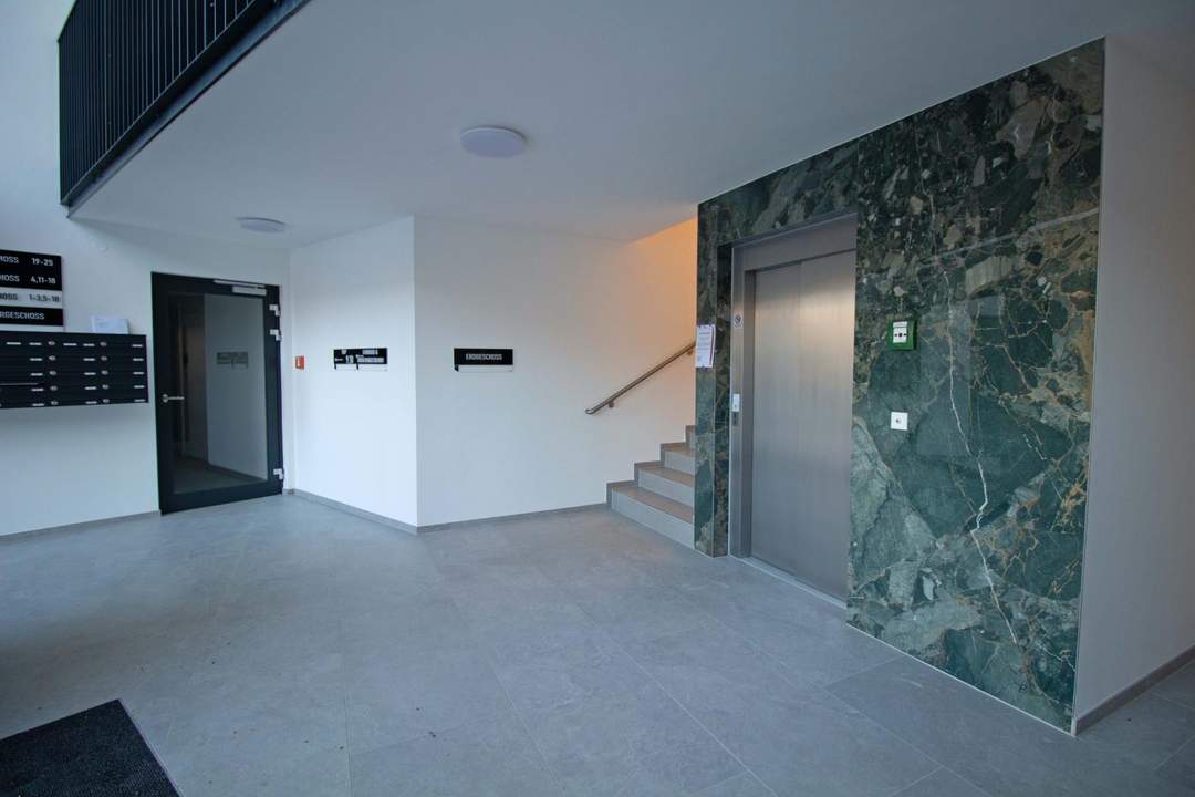 "3-Zimmer mit Loggia und Garage!"