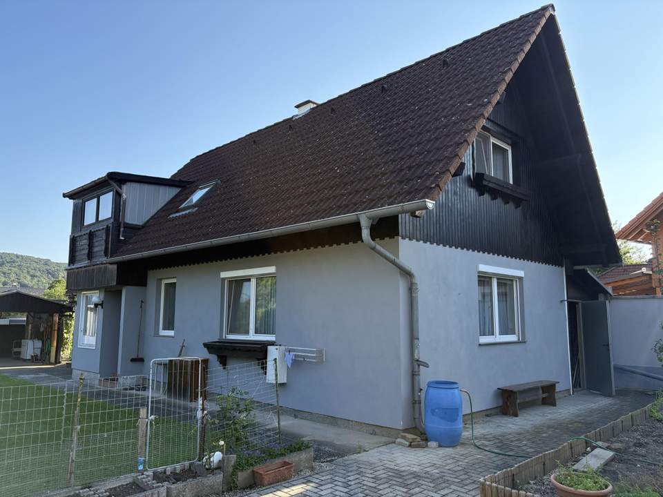 "Modernisieren und genießen in ruhiger Siedlungsgegend"