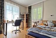Stilvoll in Bestlage! Großzügiges Wohnhaus mit schönem Garten