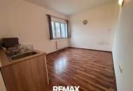ANLEGERHIT – Mini-Apartment mit Badezimmer in zentraler Lage - Zimmer 20! Nähe BMW, SKF!!!