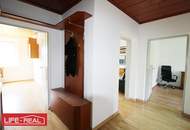 Großzügige 4-Zimmer-Wohnung mit Loggia und Stellplatz – Potenzial zur Sanierung vorhanden