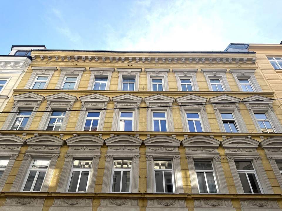 PREISGÜNSTIG NUR ca. € 3.500 pro m² - 2 Zimmer Altbauwohnung nächst Mariahilfer Straße/Westbahnhof