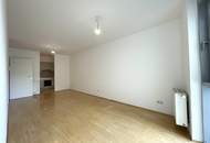 Ruhige Neubauwohnung im Architektenhaus + Blick ins Grüne // Ab Dezember!!