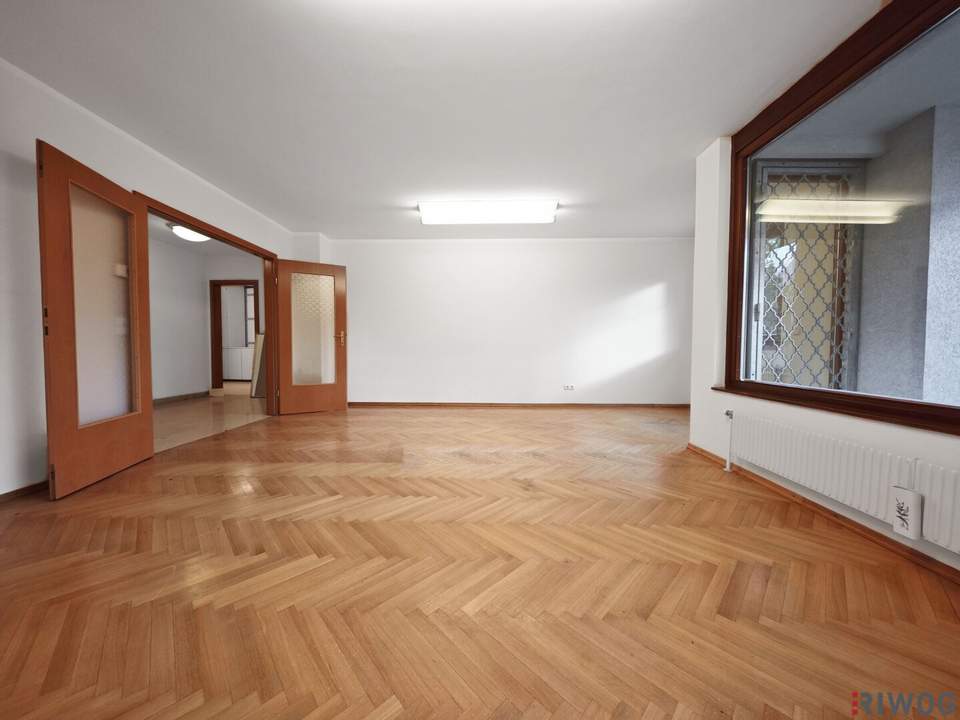 117m² Büro mit 4 - 5 Zimmern und Balkon | barrierefrei | alle Räume zentral begehbar