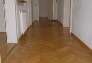 Große 5-Zimmer-Wohnung mit Balkon - WG-tauglich - verfügbar ab November 2026