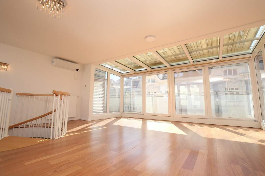 Erfüllen Sie sich ihren DG-Traum - keine Schrägen !!! - 1 Gartenterrasse + 5 zusätzliche Terrassen + 1 Garagenplatz im Eigentum