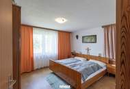 Haus mit zwei Einheiten, großzügigem Garten und viel Stauraum