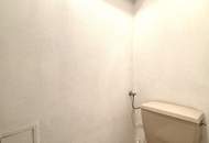 Altbau mit Balkonoption beim Belvedere in sehr schöner Liegenschaft!