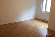 Nette 2-Zimmerwohnung mit Balkon in begrünter Innenhofruhelage (Mietbeginn nach Vereinbarung 1/2026 oder 2/2026)