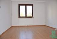 Eleganter "Retro-Style" - Großzügige, sonnige, ruhige Wohnung mit Süd-Loggia! 2 Garagenplätze!