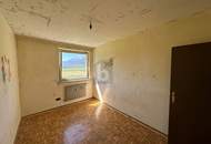 RENOVIERUNGSBEDÜRFTIG MIT OST- UND WESTBALKON UND IDEALER RAUMAUFTEILUNG