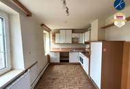 Sanierungsbedürftiges Bungalow mit VIEL PLATZ