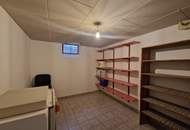 TRAUMHAFTER BUNGALOW SAMT GARAGE MIT MONTAGEGRUBE UND HERRLICHEM, SEHR GEPFLEGEN, IDYLLISCHEN GARTEN IN SEHR GEFRAGTER WOHNLAGE