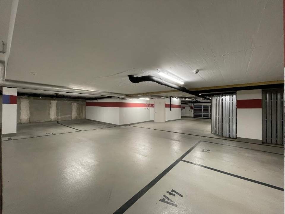 Autoabstellplatz wird zum Kauf angeboten // Parking place is offered for sale //
