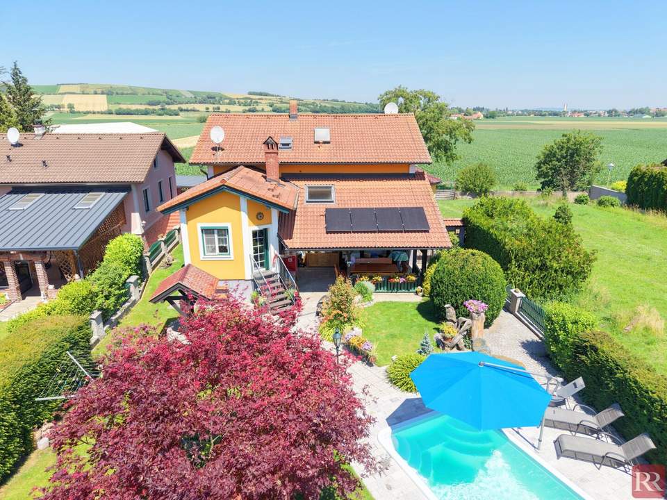 Großes Einfamilienhaus mit herrlicher Terrasse und vielen Extras