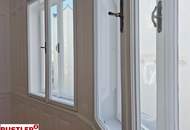 Stuck, Kachelofen, Flügeltüren: Altbauliebe mit Klopfbalkon