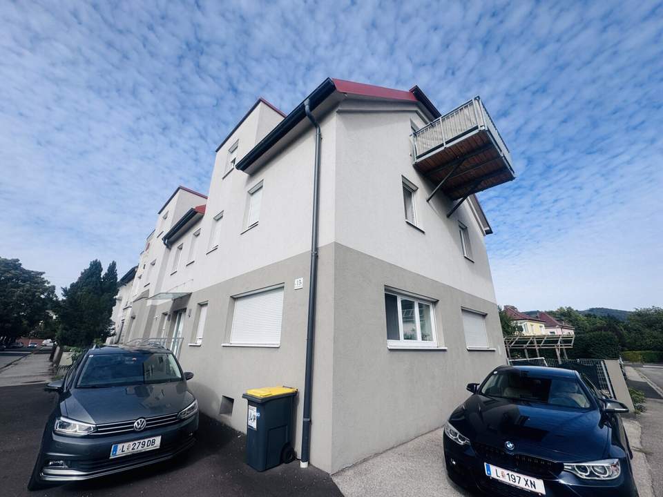 Wohnen wie im eigenen Haus – 4 Zimmerwohnung mit Eigengarten &amp; Stellplatz in Ruhelage – PROVISIONSFREI