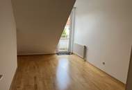 3 Zimmer mit Balkon inklusive Tiefgaragen-Stellplatz, Hoflage!