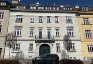 Altbaucharme trifft modernen Komfort – Stilvolle 2-Zimmer-Wohnung mit Blick ins Grüne