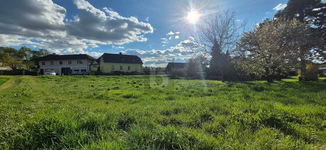 SELTENE CHANCE: 886 M² BAUGRUND MIT SÜDAUSRICHTUNG ? AUFSCHLIEßUNG BEREITS BEZAHLT!