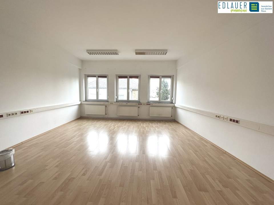 Großzügiges Büro zwischen Bahnhof und Landesregierung!