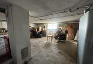 Haus in Grünruhelage mit offener Terrasse, Balkon und Garage