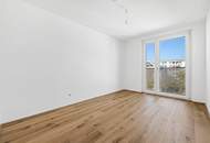 Wunderschöner Erstbezug! Lichtdurchflutete 4-Zimmer-Dachgeschoßwohnung | Tischlerküche | Zwei Bäder | Terrasse mit Weitblick und Privatsphäre