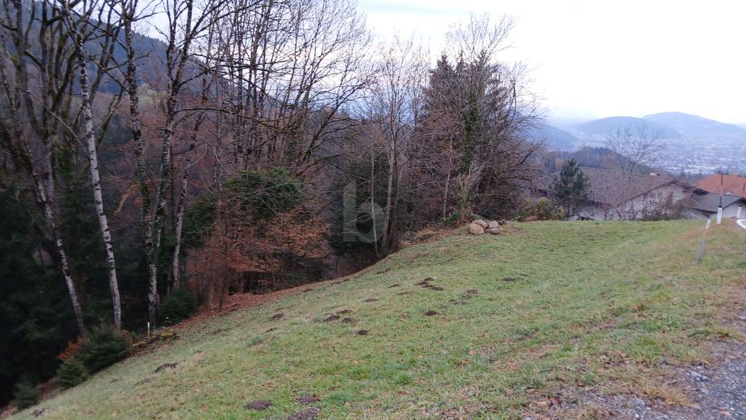 SONNIG MIT HERRLICHEM BLICK AUF DIE BERGE