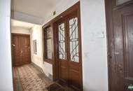 1-Zimmer-Altbau mit Entwicklungspotenzial