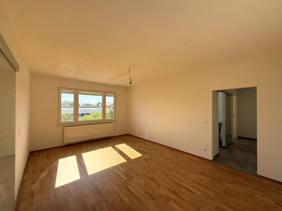 3-Zimmerwohnung befristet auf 10 Jahren im Erstbezug nach Generalsanierung // 3-room apt, lim. for 10 y rent, first occup. after complete renov. //