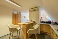 Lichtdurchflutete Dachgeschosswohnung Nähe Karmeliterplatz