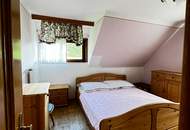 Zweifamilienhaus in ruhiger Alleinlage mit hervorragender Raumaufteilung und modernisiertem Erdgeschoss