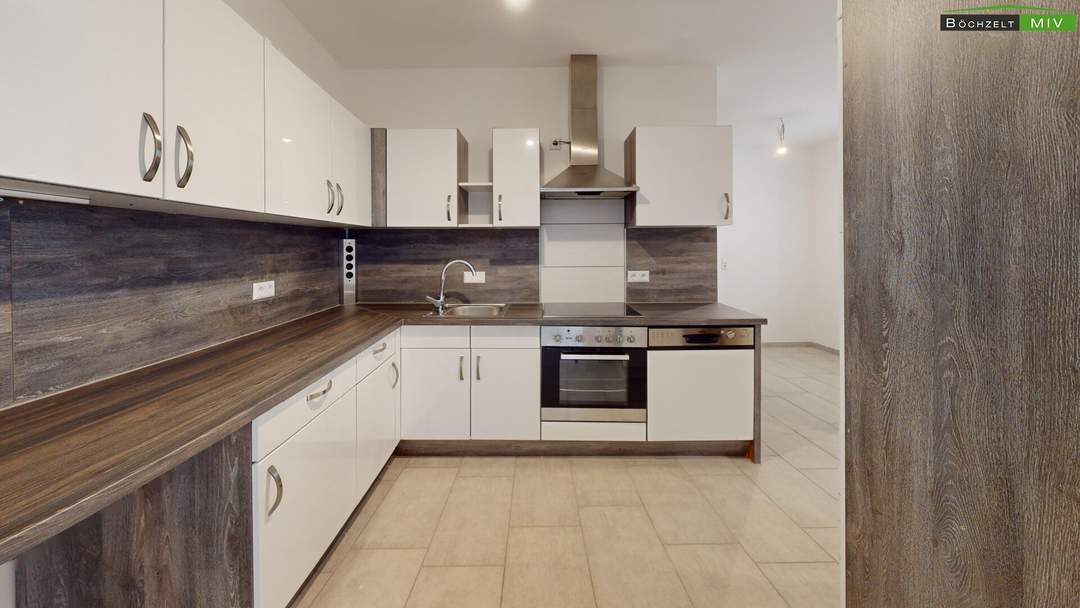 NEUSANIERTE Mietwohnung mit möblierter Küche und ca. 68,81 m² ++ in unmittelbarer Nähe zum Hauptplatz ++