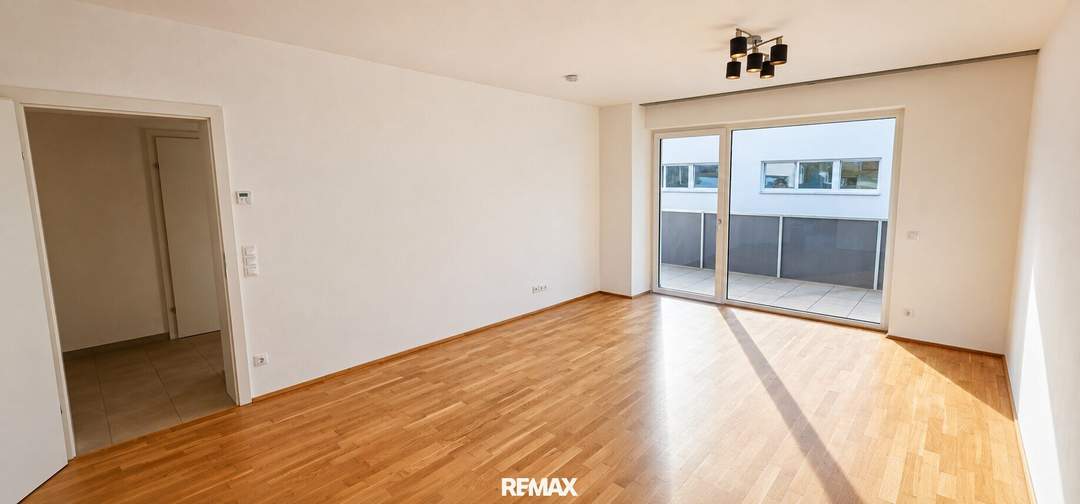 Helle 2 Zimmer Wohnung mit Küche und großem Balkon in der Urfahraner Leonfeldner Straße